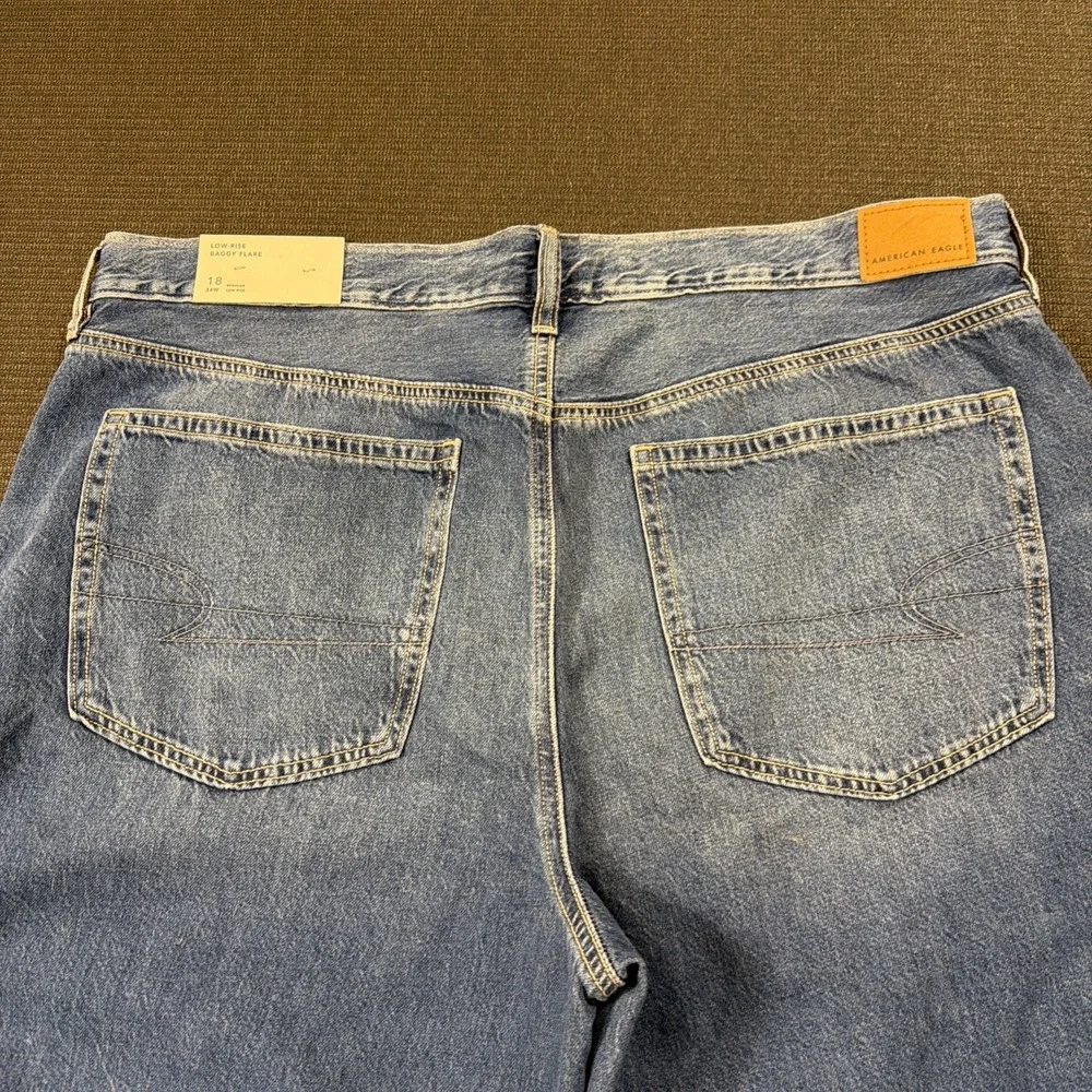 New American Eagle Dreamy Low-Rise Baggy Flare Simply Dark Raw Hem Jean 18 34W - Picture 6 of 9